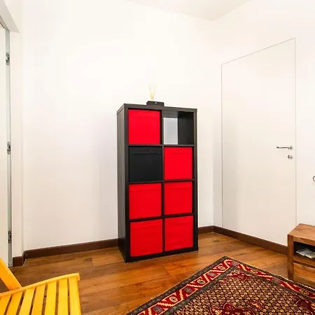 Della Regina Refined Flat * Turin