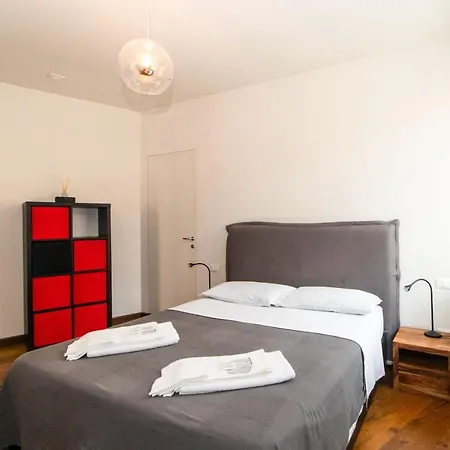 Della Regina Refined Flat * Torino