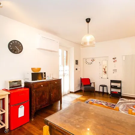 Della Regina Refined Flat Turin